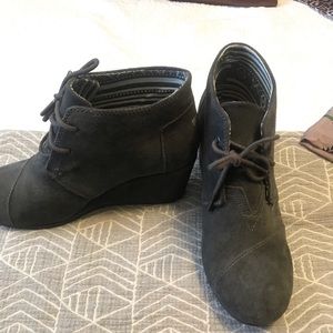 Tons wedges like new!